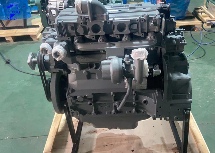 Motore diesel a 4 tempi Deutz BF4M1013EC/FC raffreddato ad acqua (serie 1013) per l'edilizia, i gruppi elettrogeni e l'industria nautica.